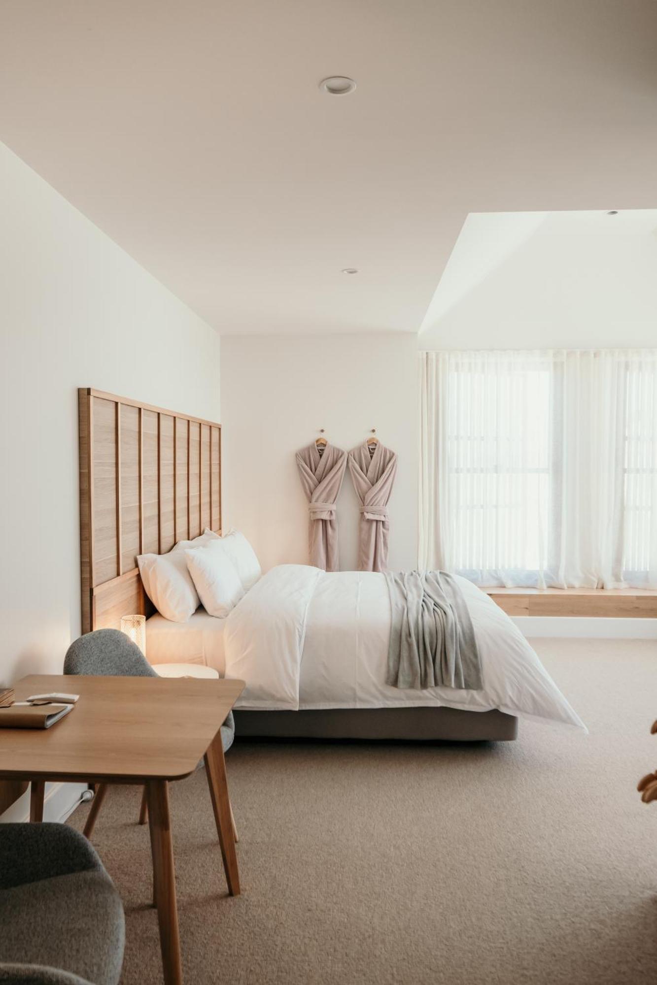 The Oak & Anchor Hotel Port Fairy Luaran gambar A bedroom at the 1766 House